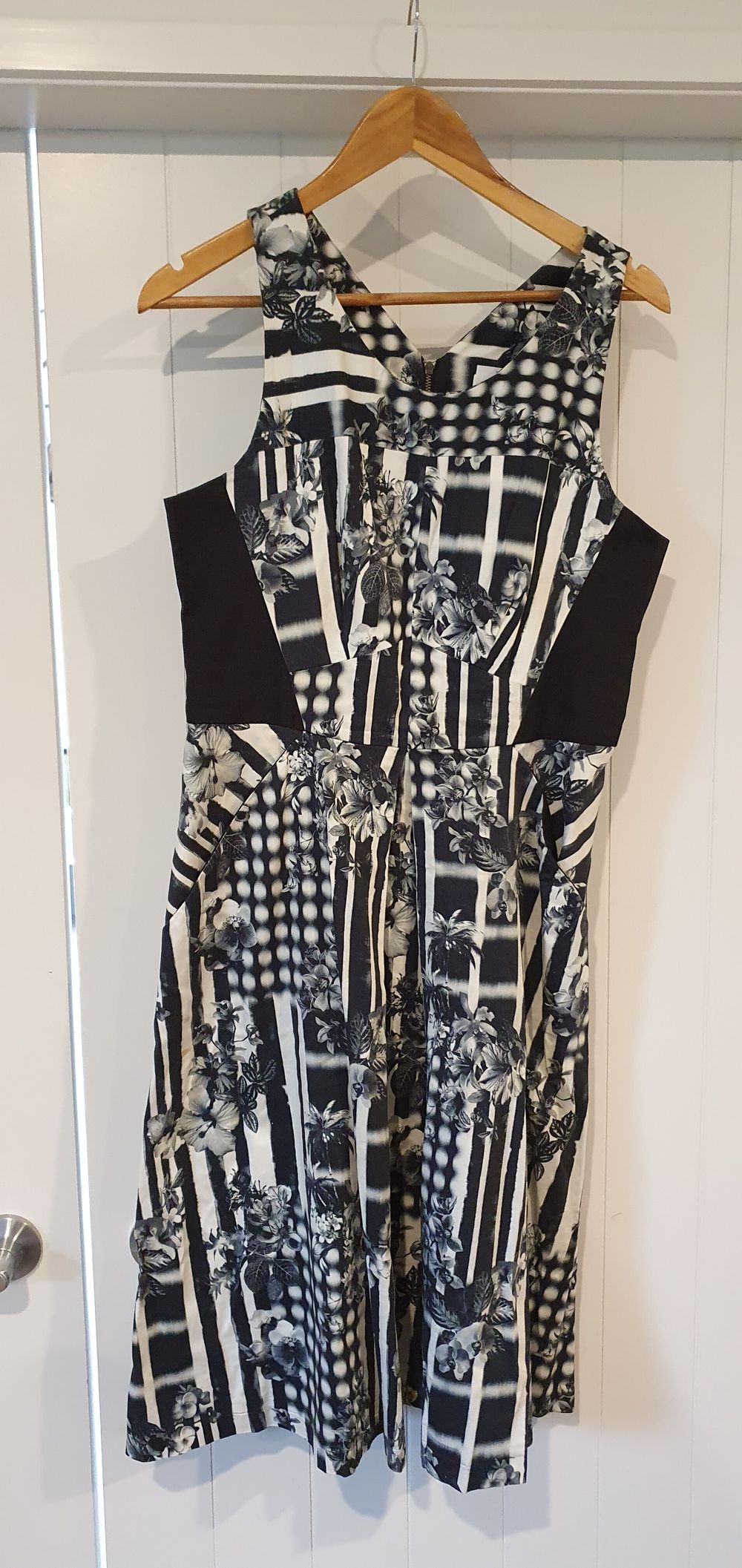 veronika maine black and white dress Veronika Maine Black and White Dress 12 – Ava & Iva