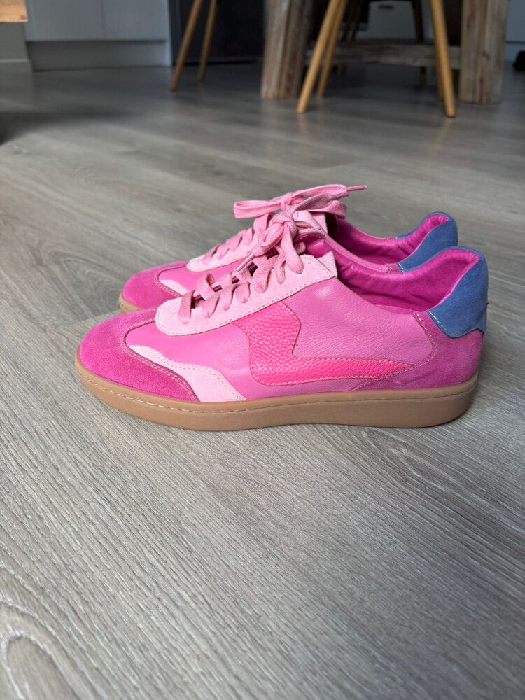 Brand New Gelato Pink Ladies Leather Sneakers Size 6 = EUR 37