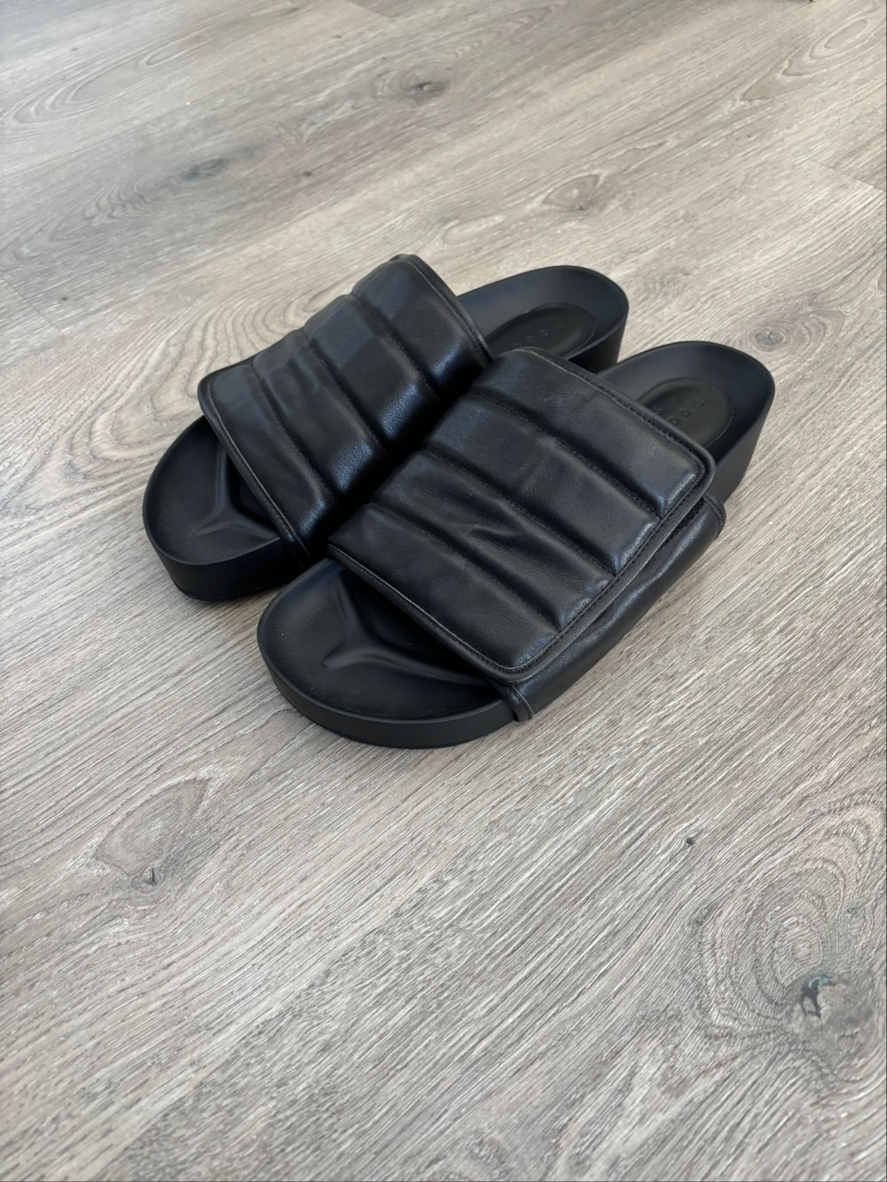 Moochi Leather Black Padded Slides - Size 38