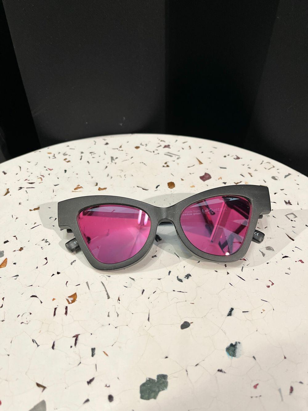 Le Specs - Hourglass on Designer Wardrobe display picture 1
