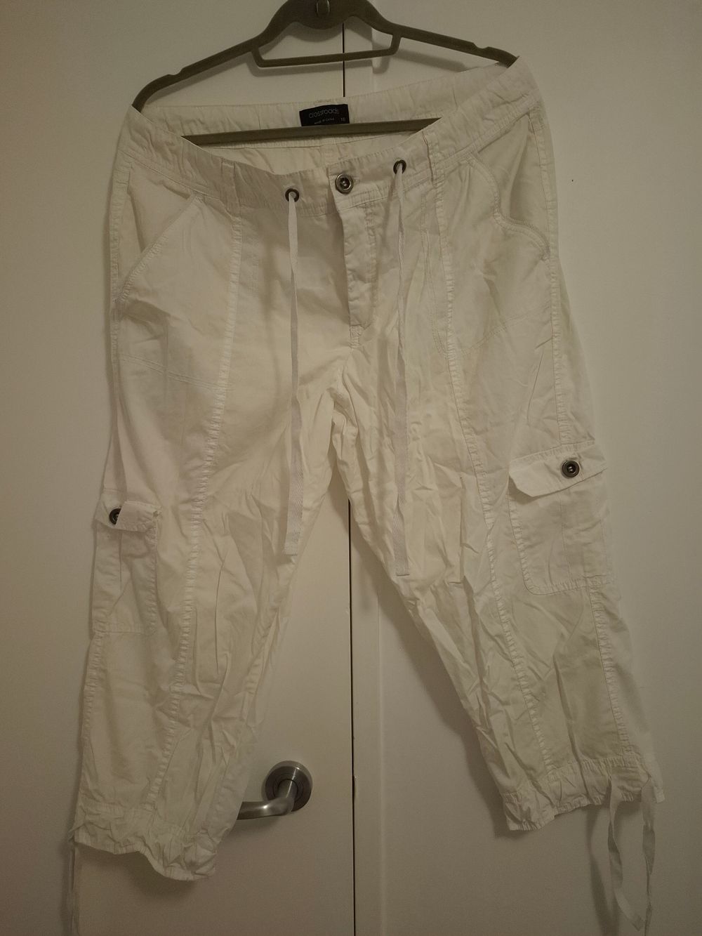 Crossroads White Capri Pants