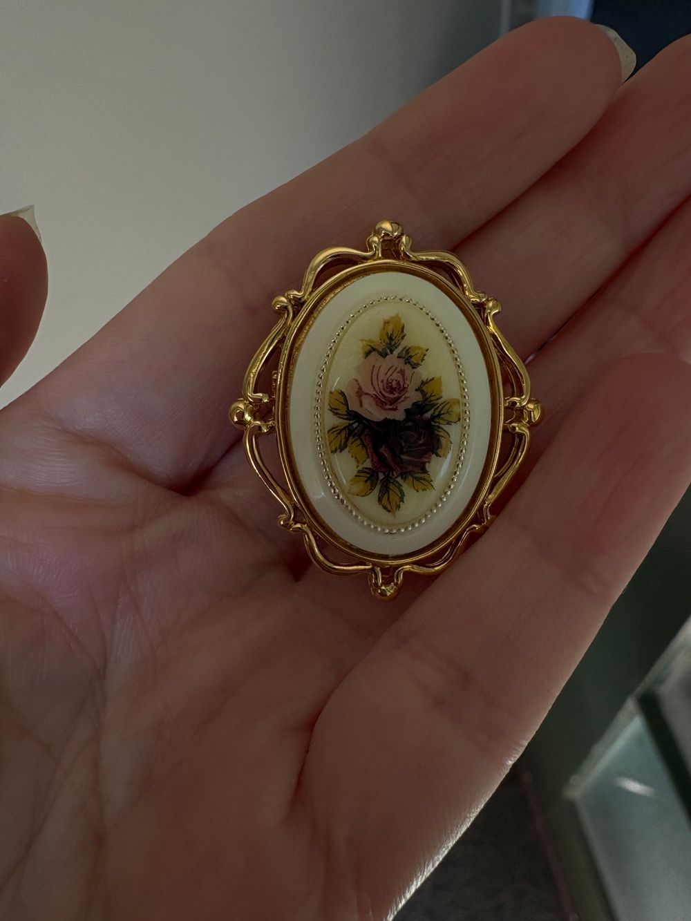 Floral Vintage Pendant/Brooch