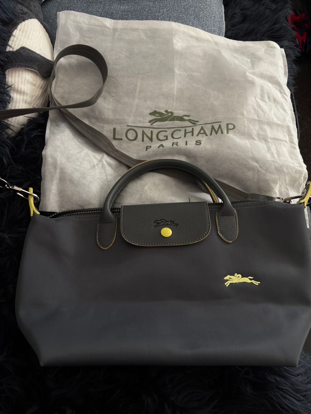 Longchamp Le Pliage Neo Medium Tote / Crossbody in rare graphite grey colour.
