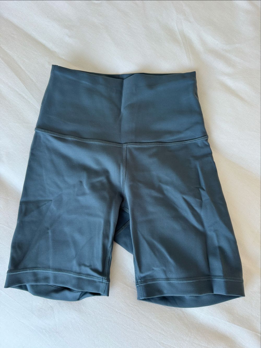 Lululemon Wunder Train High-Rise Short 4"