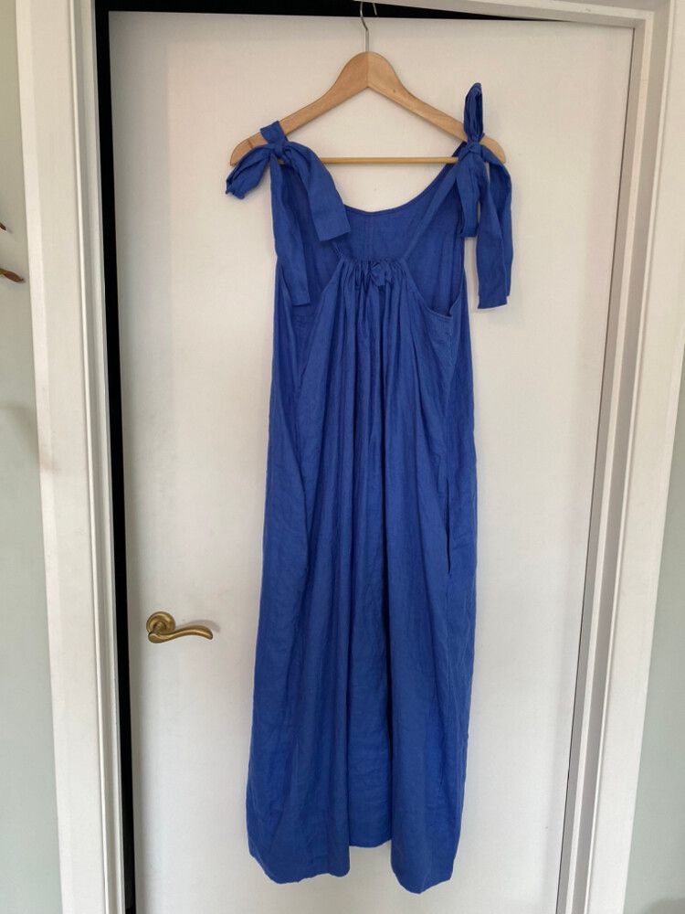 COS - Cos Gathered Linen MIDI Dress on Designer Wardrobe COS - Cos Gathered Linen MIDI Dress on Designer Wardrobe