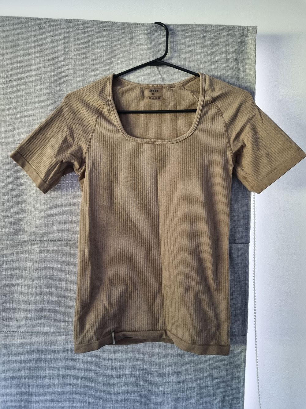 Ribbed Aimn top