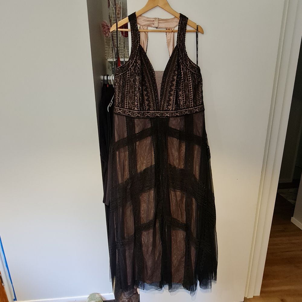 City Chic - Black lace maxi dress on Designer Wardrobe