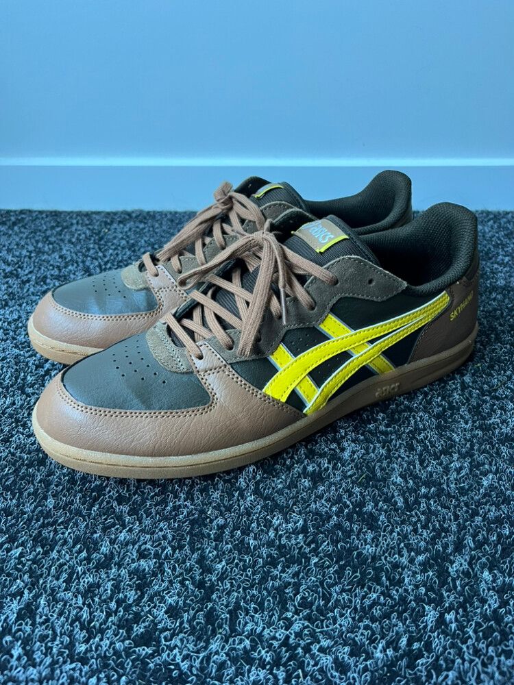 ASICS Skyhand OG Black Coffee Taichi Yellow US10