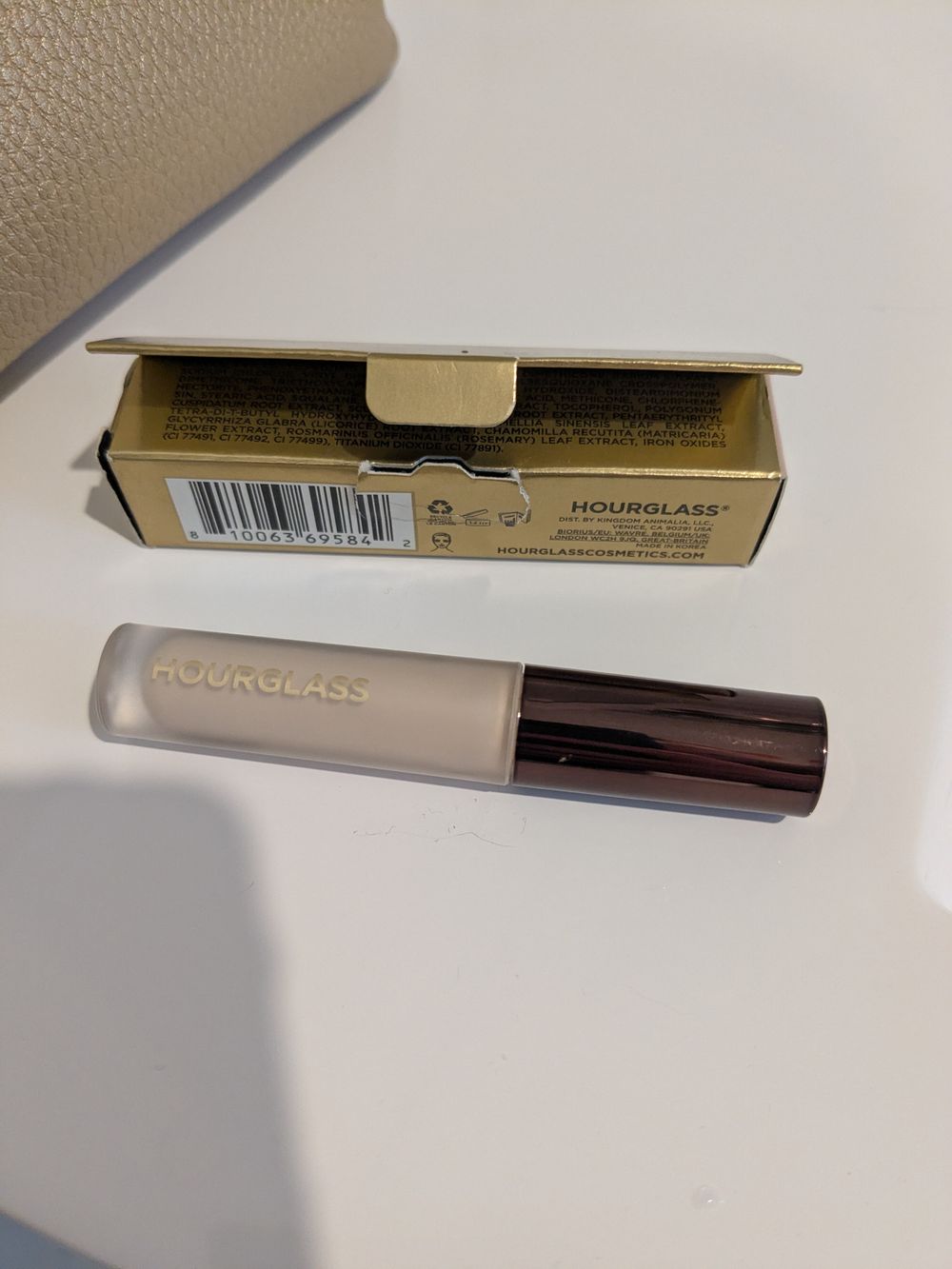 Hourglass concealer