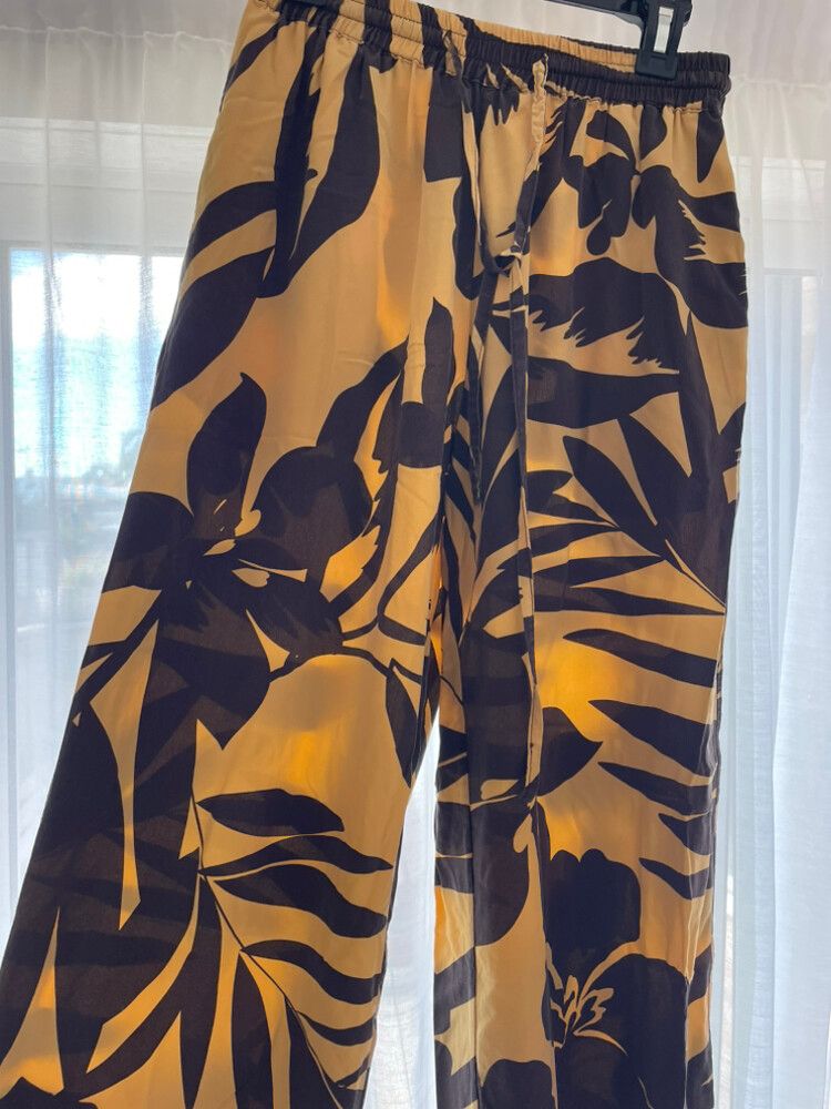 Matteau banana palm silk pants