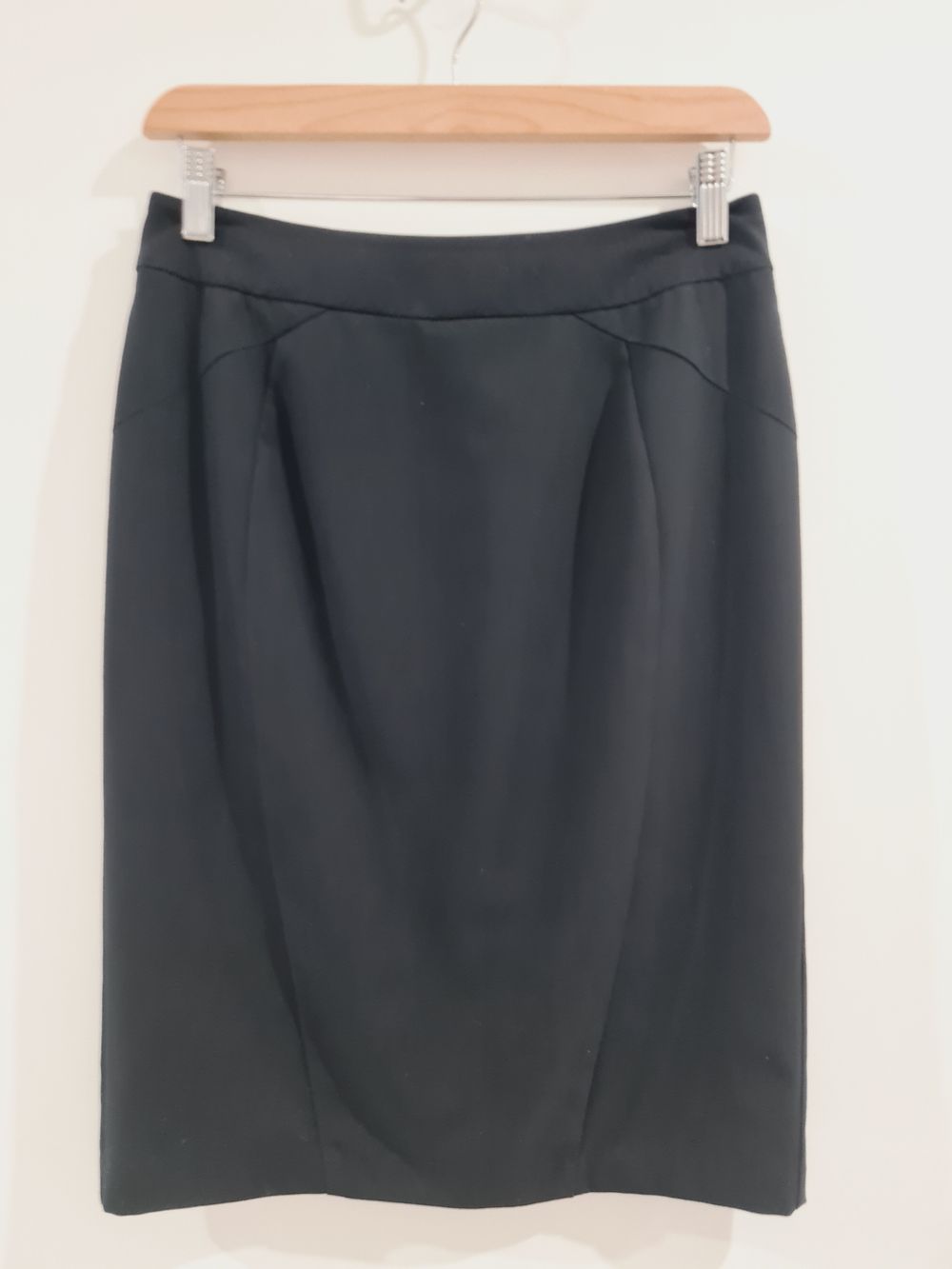 Veronika Maine Black Classic Knee length Skirt