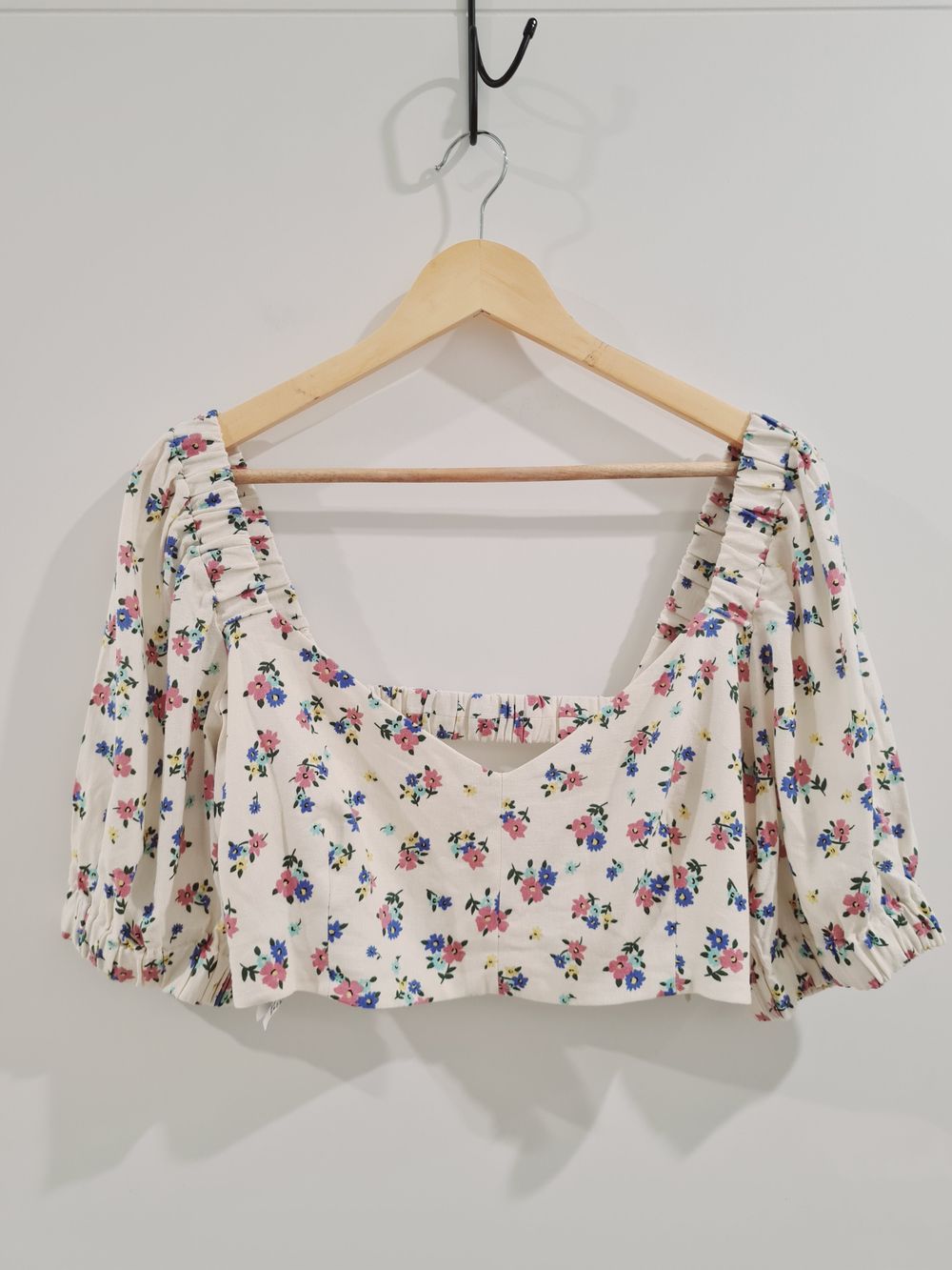 Zara Ivory Floral Sweetheart neck Linen Crop Top size L