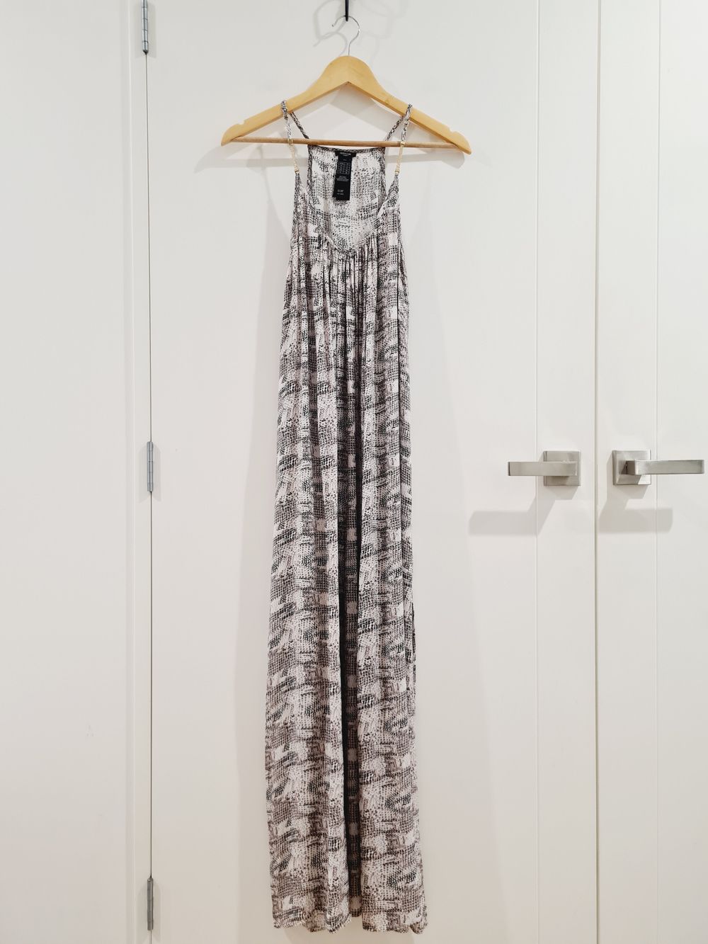Heidi Klum - Heidi Klum Gold Detail Flowy Maxi Dress on Designer Wardrobe