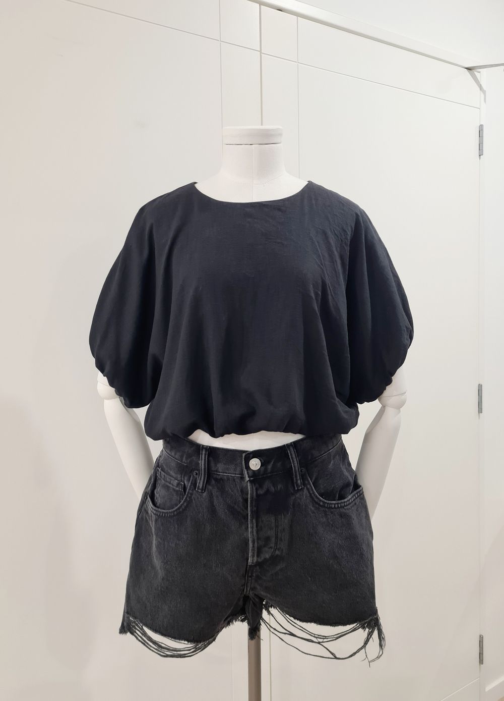 MAX Black Bubble Hem Linen Short sleeve Top fits 6-8