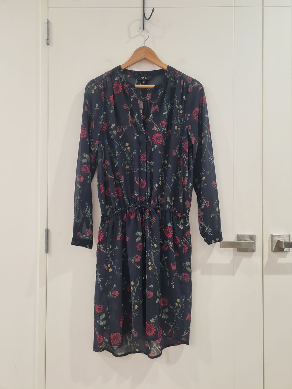 MAX Black and Red Vintage Floral Long sleeve Short Dress