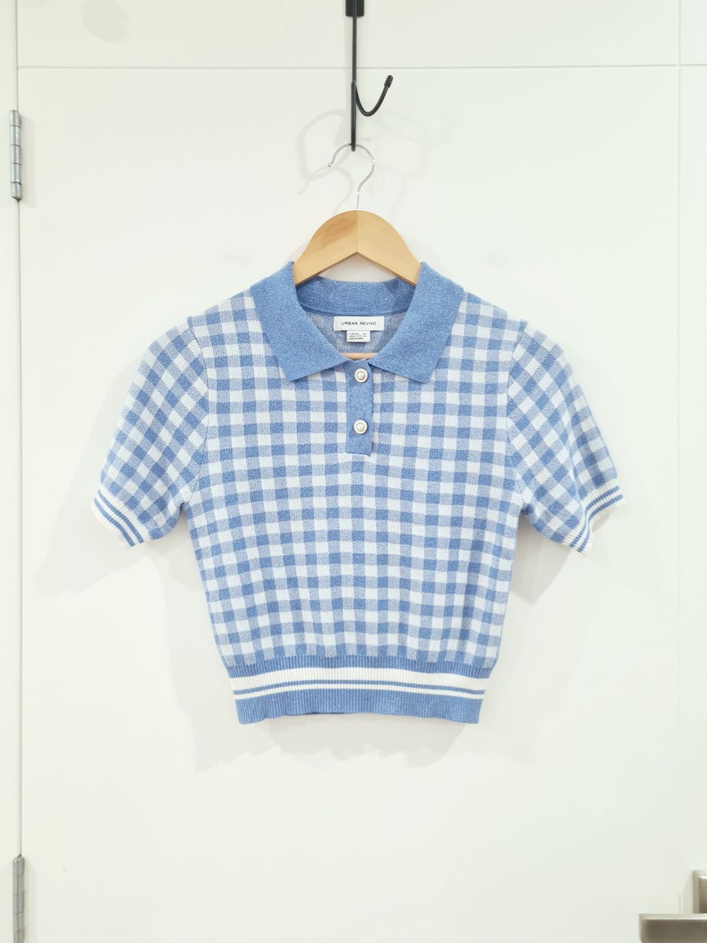 URBAN REVIVO Blue and White Check Cropped Collar Knit Top – Size S (Fits NZ 4–8)