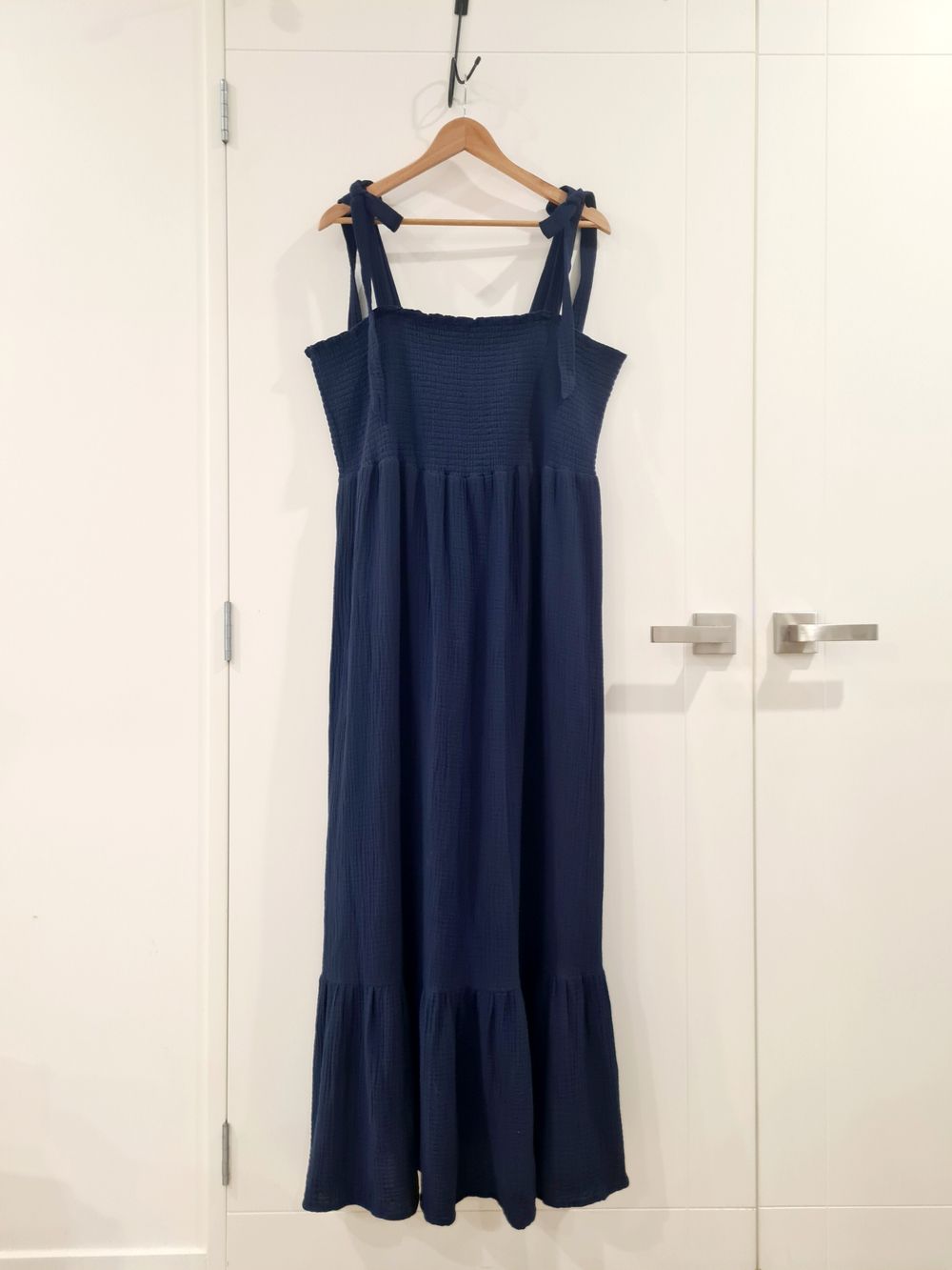 Studio Curve Navy Textured Cotton Sleeveless Tie detail Maxi Tiered Dress – Size 18