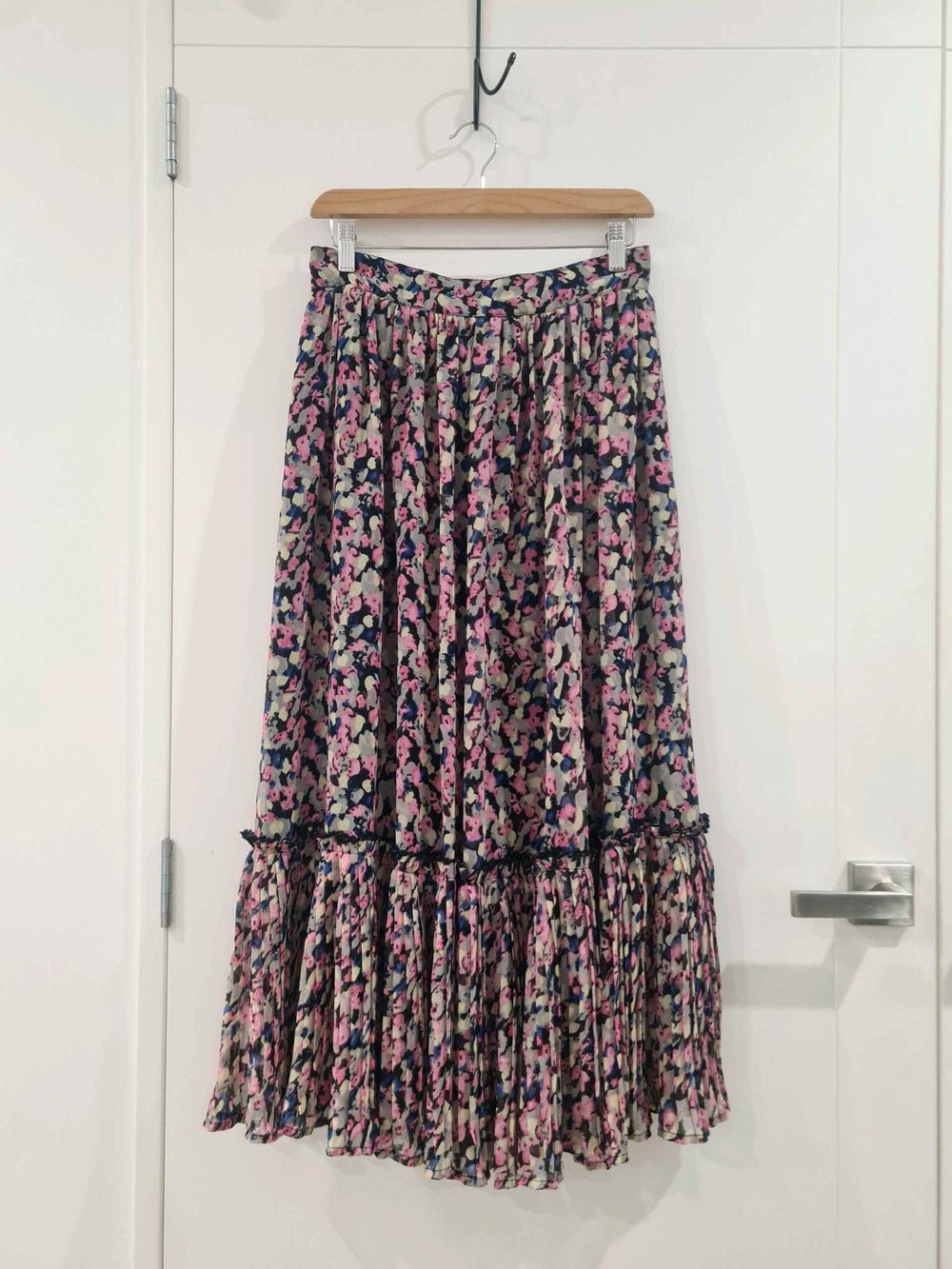Topshop Black and Pink Abstract Floral Tiered Maxi Skirt Pleated Detail Size 10