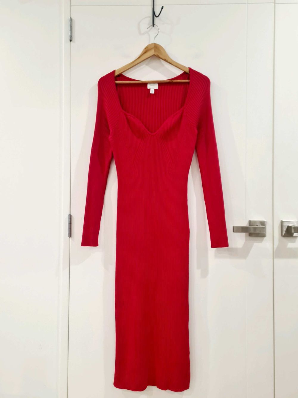 H&M - H&M True Red Sweetheart Neckline Rib Knit Dress size on Designer  Wardrobe