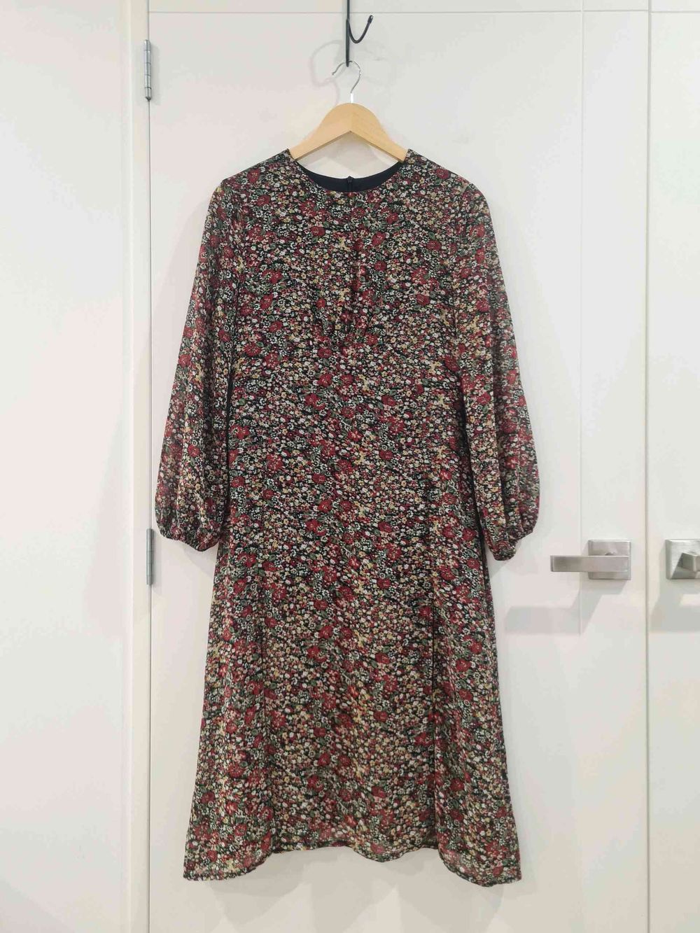Misguided Burgundy Floral Flattering Dress fits 10-12