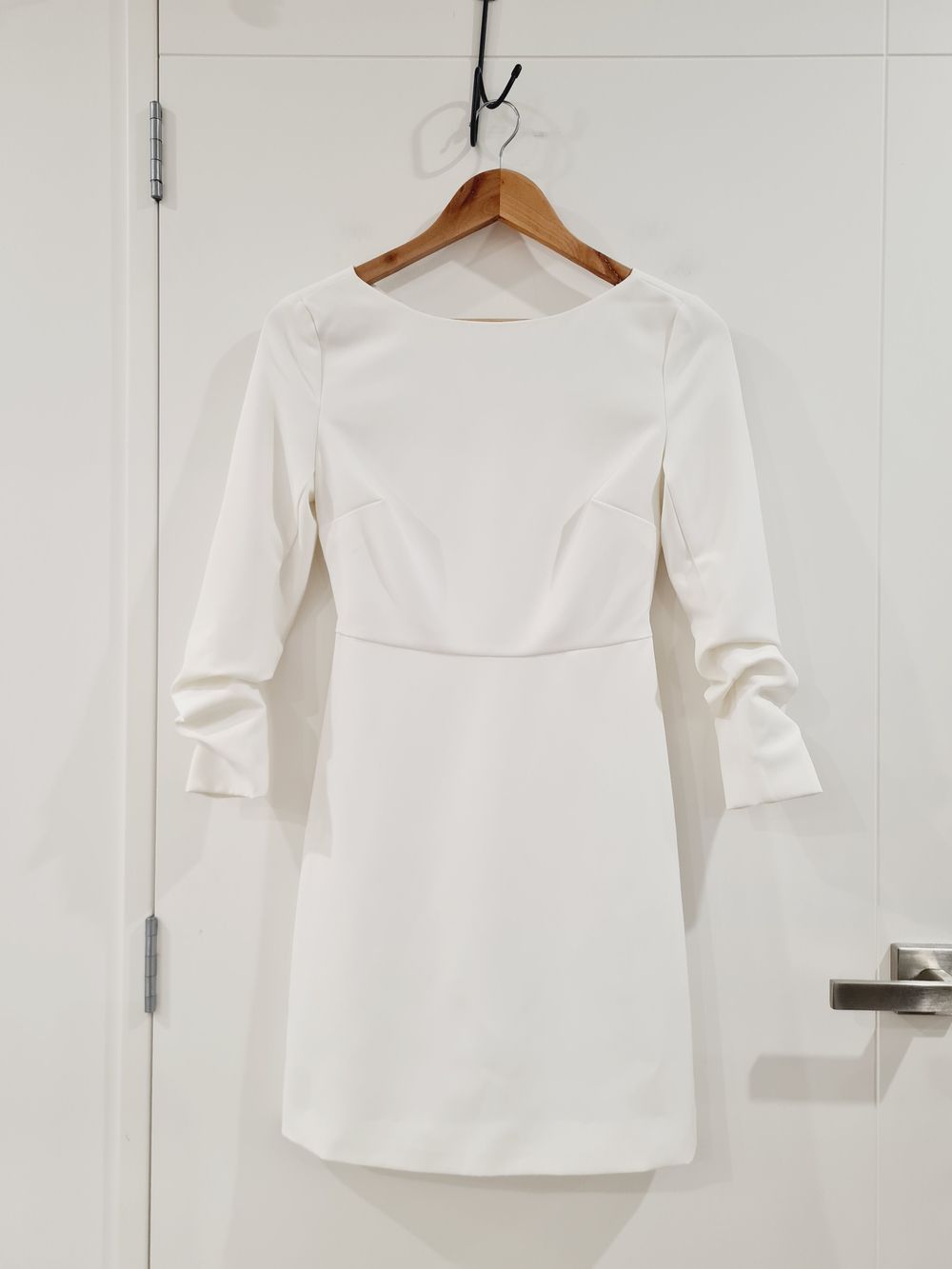 Forever New White Structured Mini Dress – Size 4