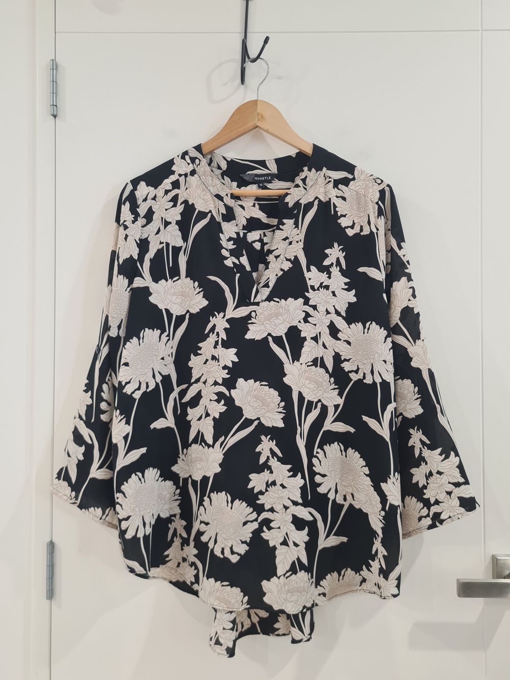 WHISTLE Black & Cream Floral Relaxed Blouse | Size 16