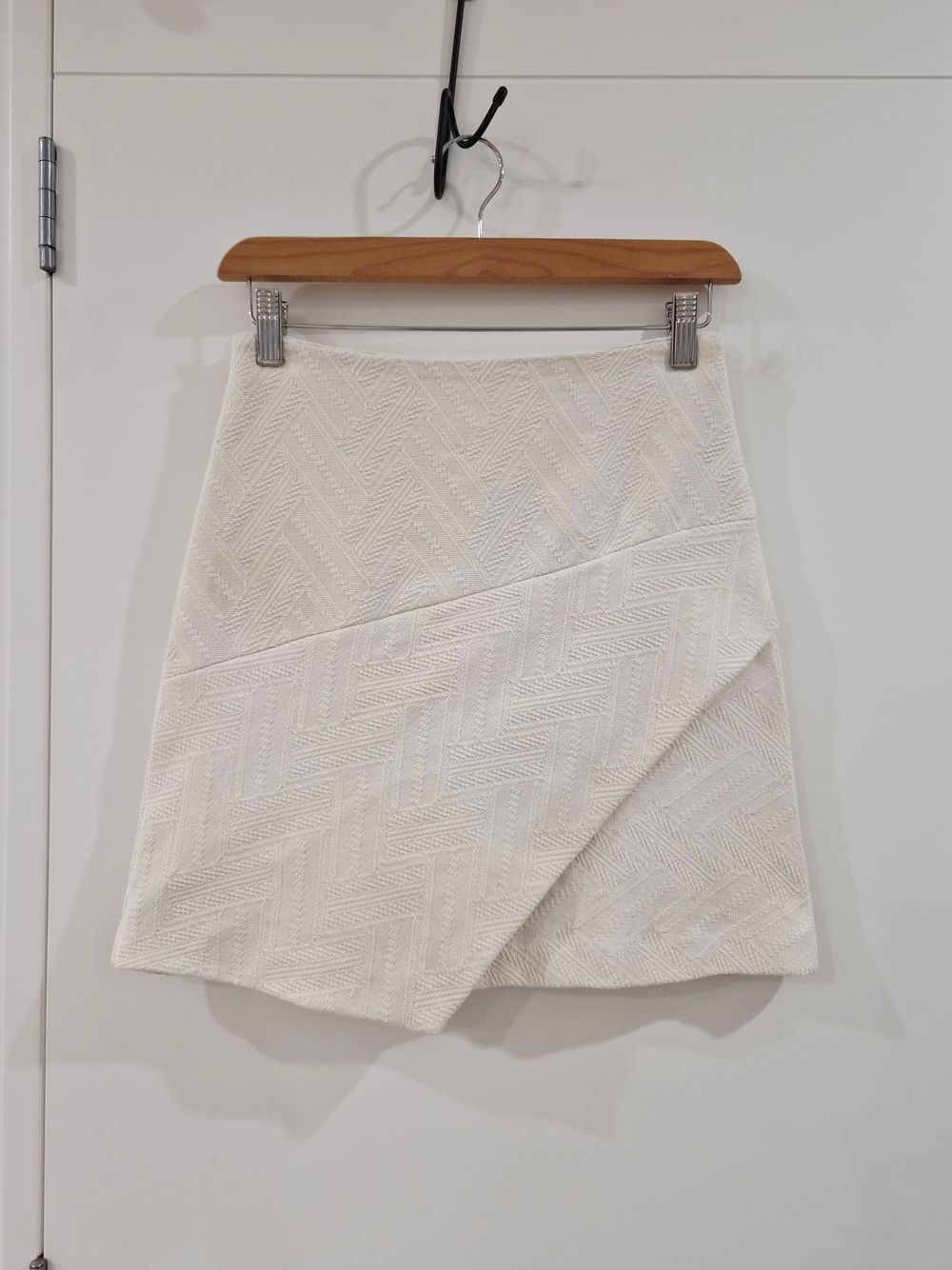 KOOKAÏ Cream 100% Cotton Textured Wrap-Style Mini Skirt | Size NZ 8