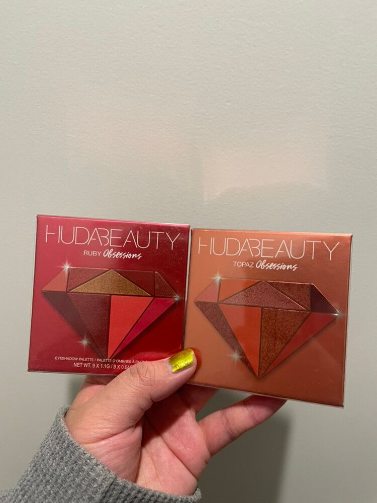 Two New Huda Beauty Eyeshadow Palette