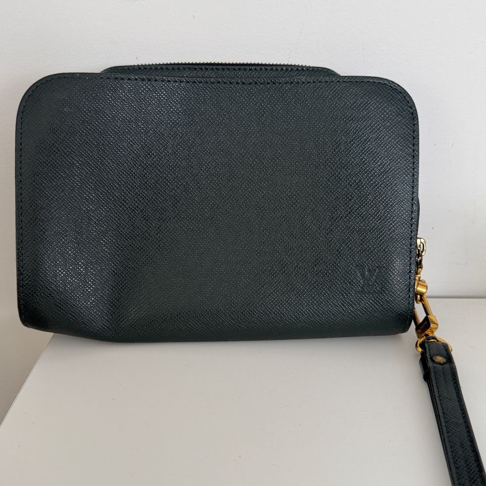 Louis Vuitton Taiga Clutch with Strap Pre Loved Vintage
