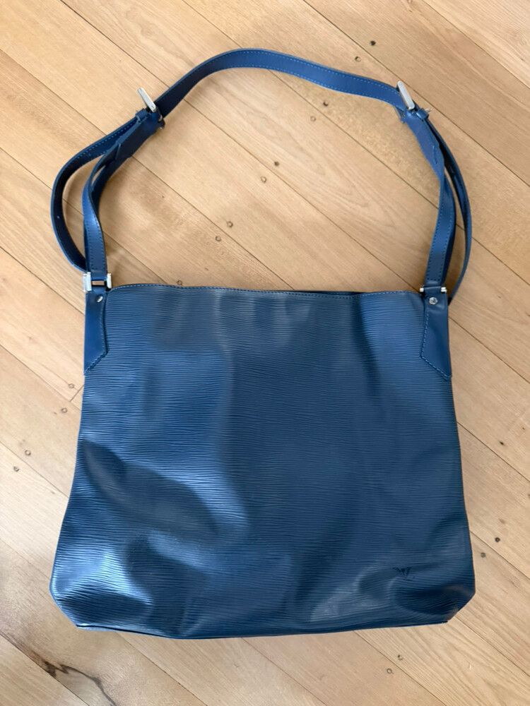Louis Vuitton leather bag
