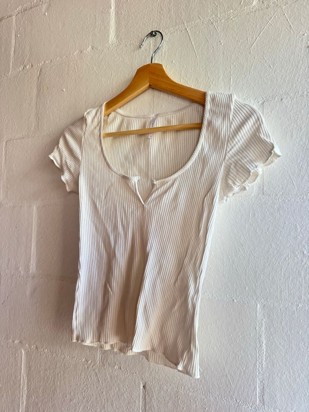 Juen White Ribbed Top