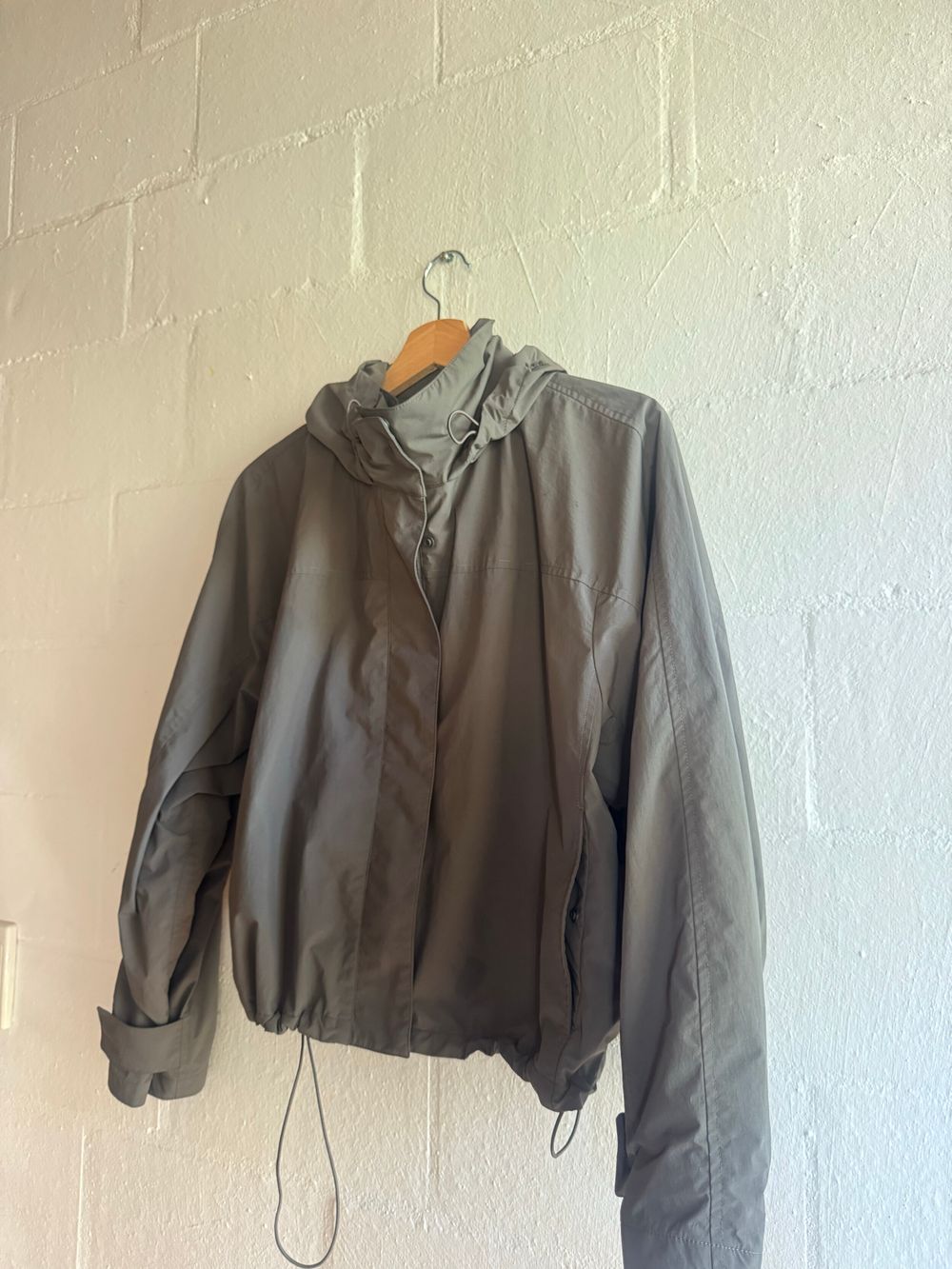 Uniqlo Grey Hooded Windbreaker