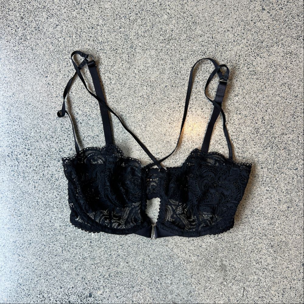 Lonely Black Lace Bra