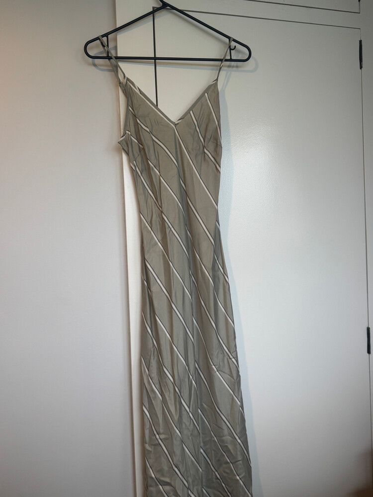 Nudelucy Grey Striped Midi Dress