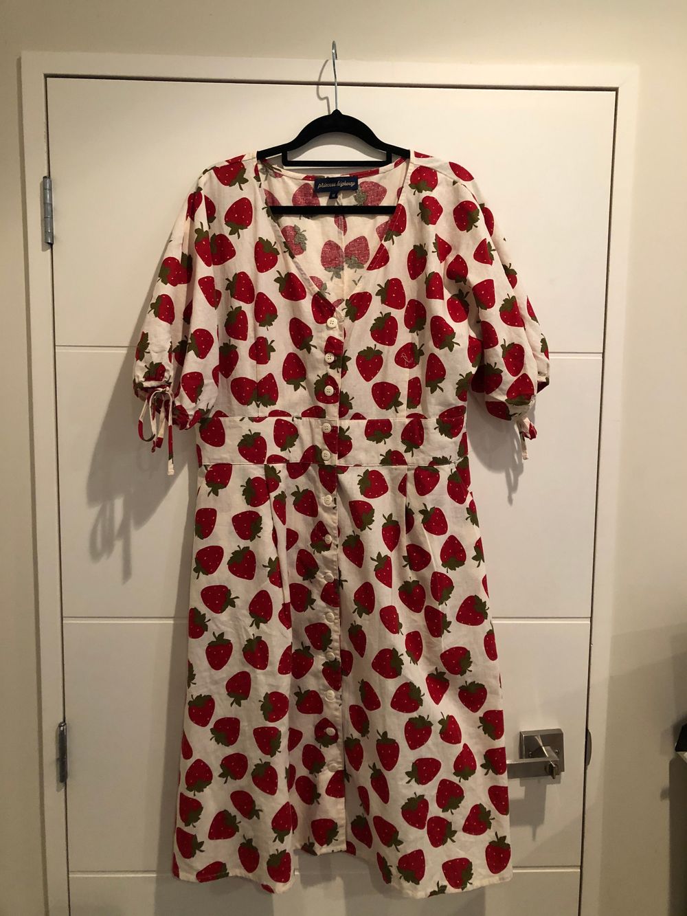 Princess Highway - Dangerfield / Princess Highway Strawberry Dress on Designer Wardrobe Princess Highway - Dangerfield / Princess Highway Strawberry Dress on Designer Wardrobe