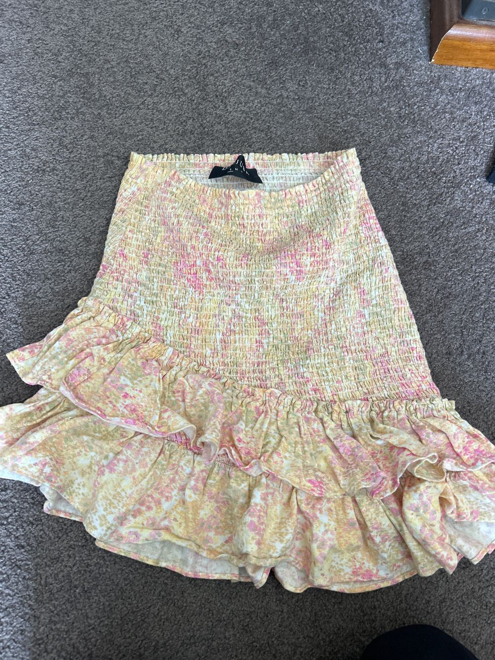 decjuba Yellow Pink Floral Ruffled Skirt