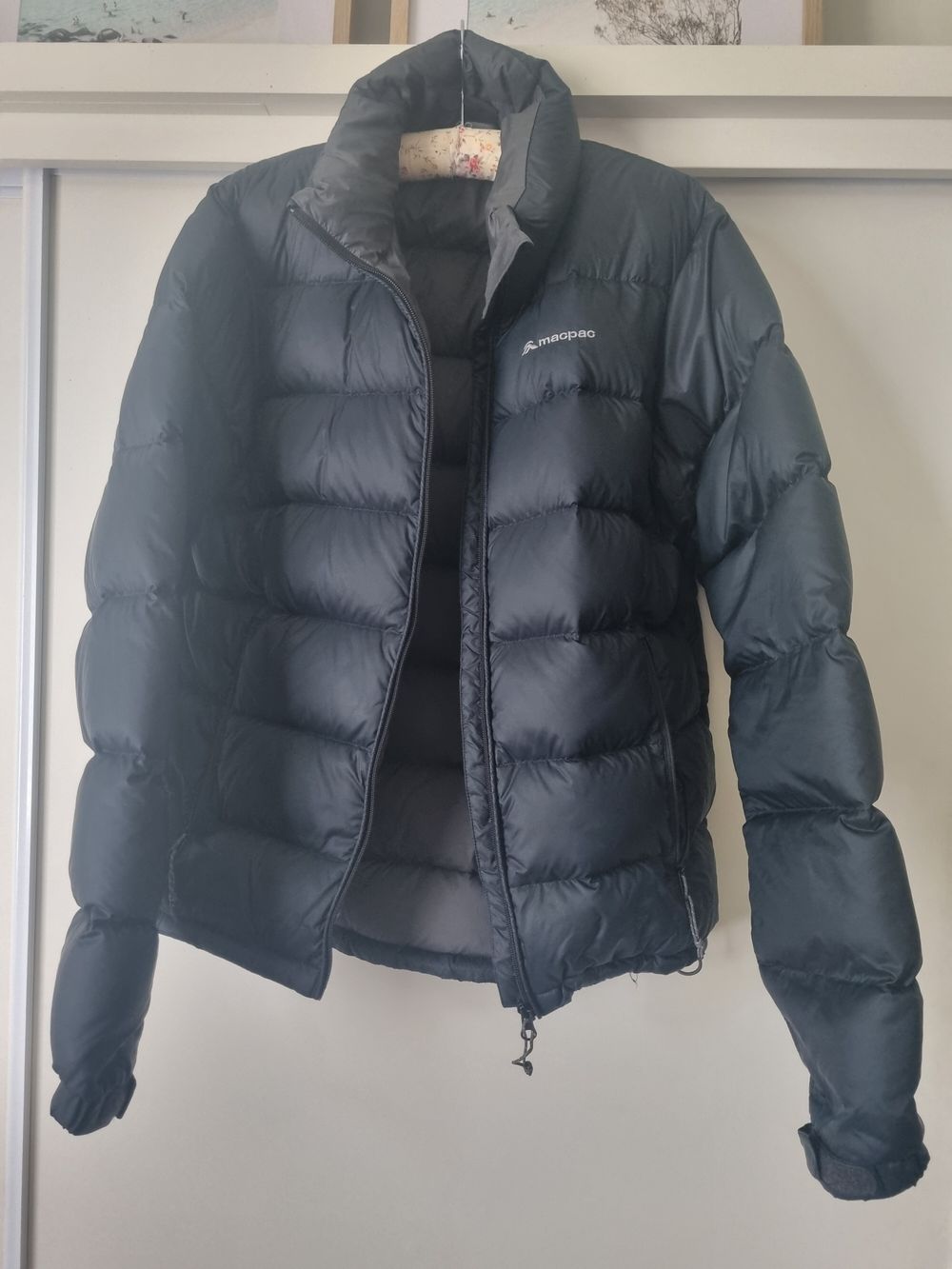 Macpac Black Puffer Jacket - excellent condition