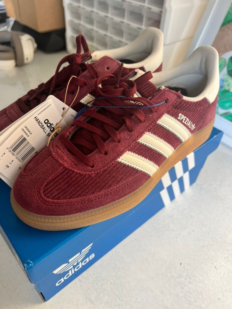 Adidas Burgundy Spezials