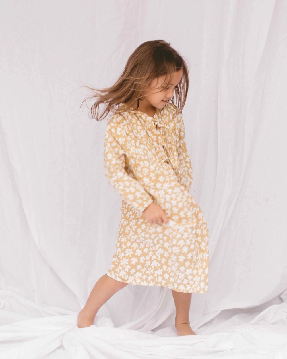 The Lullaby Club - The Lullaby Club Mini Penny Smock Dress Caramel Daisies  4-5y on Designer Wardrobe