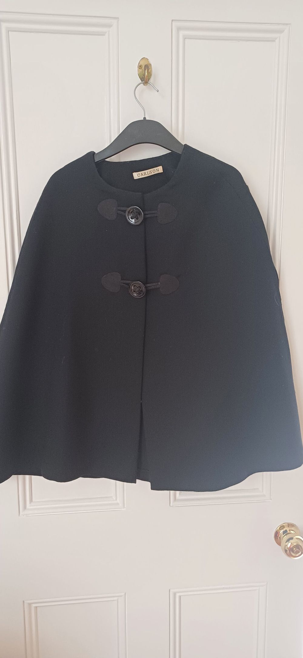 Carlson Black Cape
