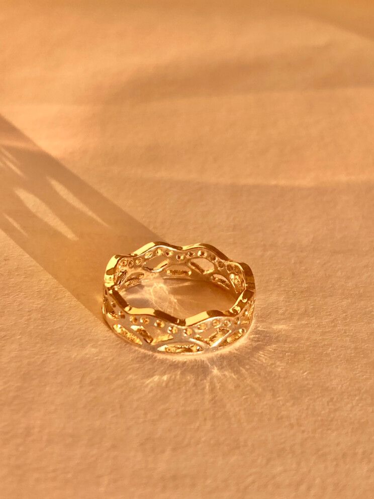 ✨ Silver plated laced minimalist ring size 6 Material : silver plated brass