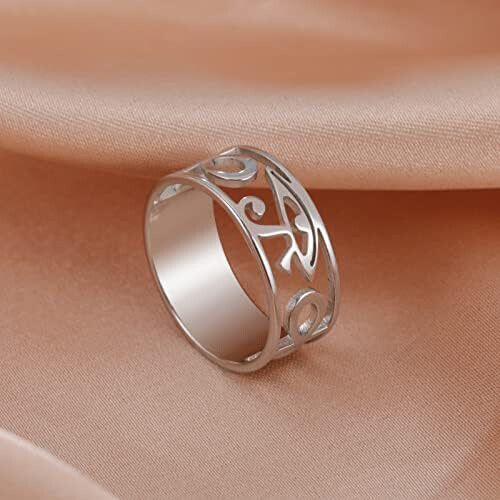 ✨ Silver filled stainless steel ring size 6 (52)  This material iswaterproof tarnish free hypoallergenic never color the skin or fade   Eye of Horus Ankh Ring The Eye of Horus is aslo an ancient Egyptian symbol of protection, rayal power, and good health.