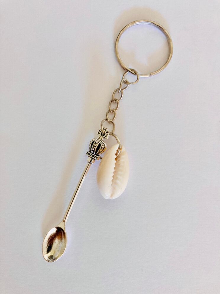 ✨ Boho mini spoon keychain with a crown and a real kowrie shell  For festival outfit  Fun parties #music #dj #clubbing #nightout