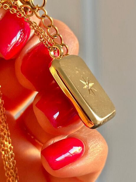 ✨Gold vintage necklace with polished square pendant real white zirconium stone