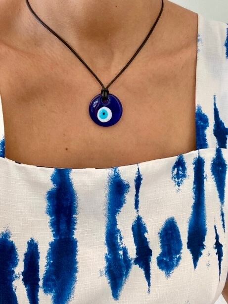 ✨Pretty Y2K Evil eye protection necklace ????  Length of the black cord / thread 35 cm + 3 cm extension  Colors ; navy blue turquoise white black Green island vibe #boho #holistic #magick #witchy  Diameter of the glass pendant: 2 cm Brand new Comes in a c