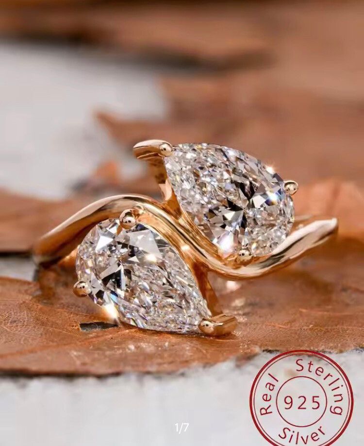 ✨ Diamond Look Engagement Ring – 925 Sterling Silver ✨  This stunning size 6 ring is crafted from genuine 925 sterling silver with a 14K gold-plated finish, giving it that real diamond engagement ring look without the diamond price tag. The brilliant-cut