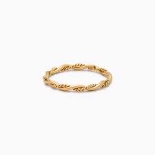 ✨ Waterproof Gold Twist Ring ✨ Free shipping 🇦🇺  A timeless dainty gold ring made to become your everyday staple. Designed with an elegant twisted detail that gives that effortless quiet luxury look — perfect worn alone or stacked with your favourite ring