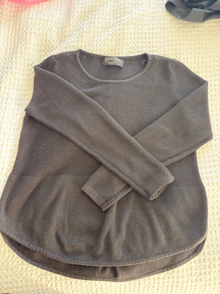 Decjuba Black Jumper