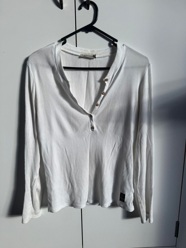 rm Williams Henley