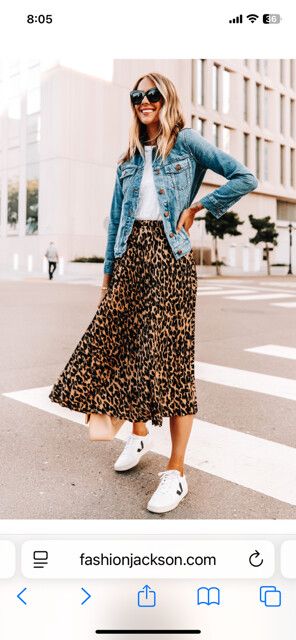 Pleated leopard skirt
